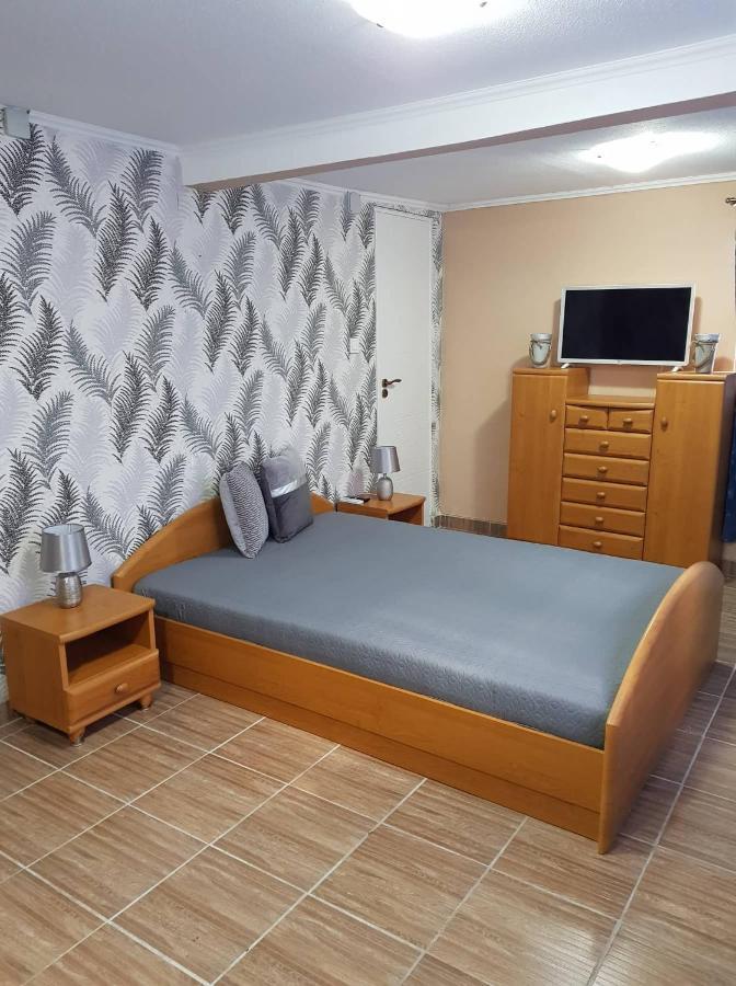 Airport16 Bed And Breakfast 韦切什 外观 照片
