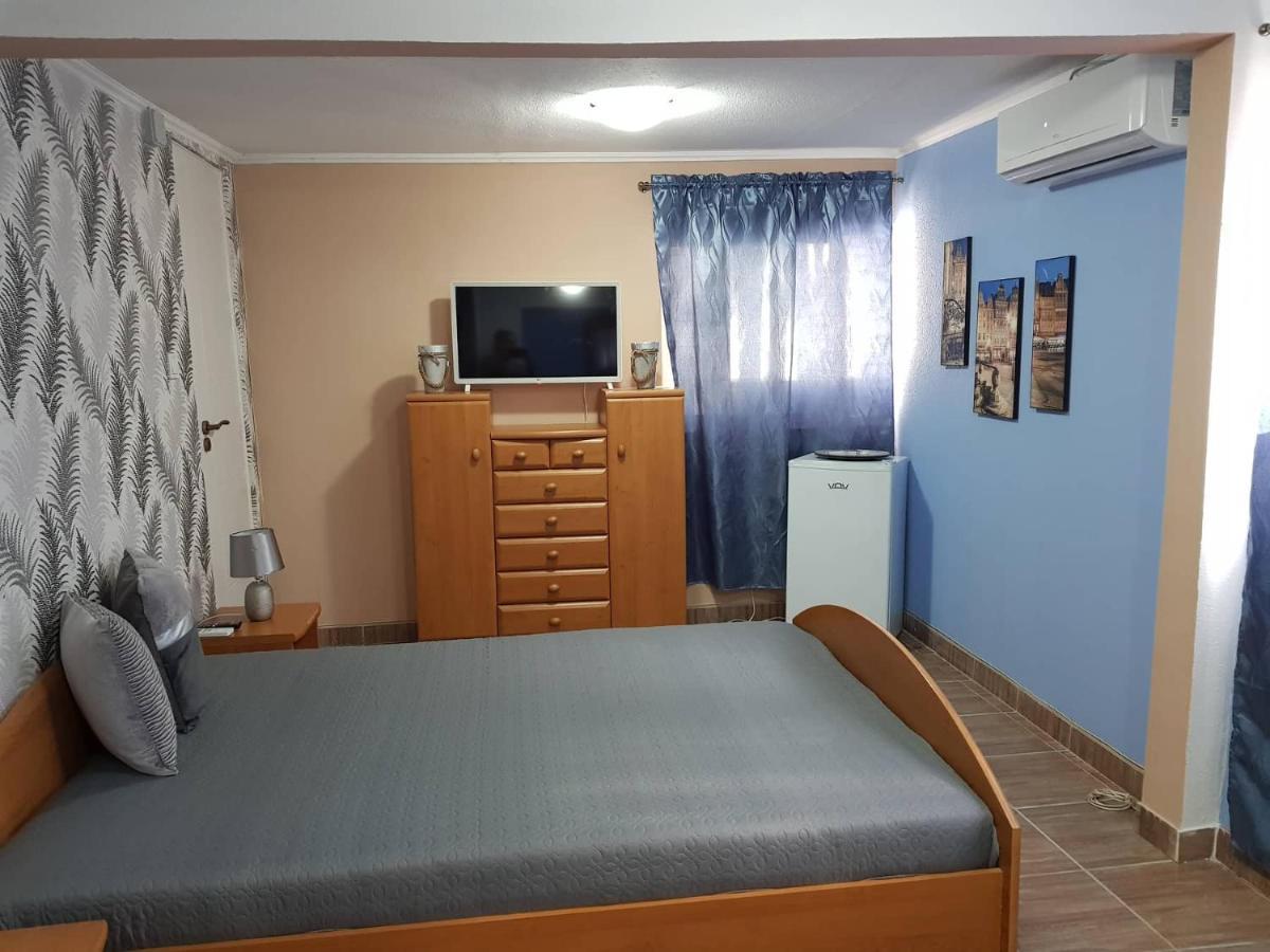 Airport16 Bed And Breakfast 韦切什 外观 照片
